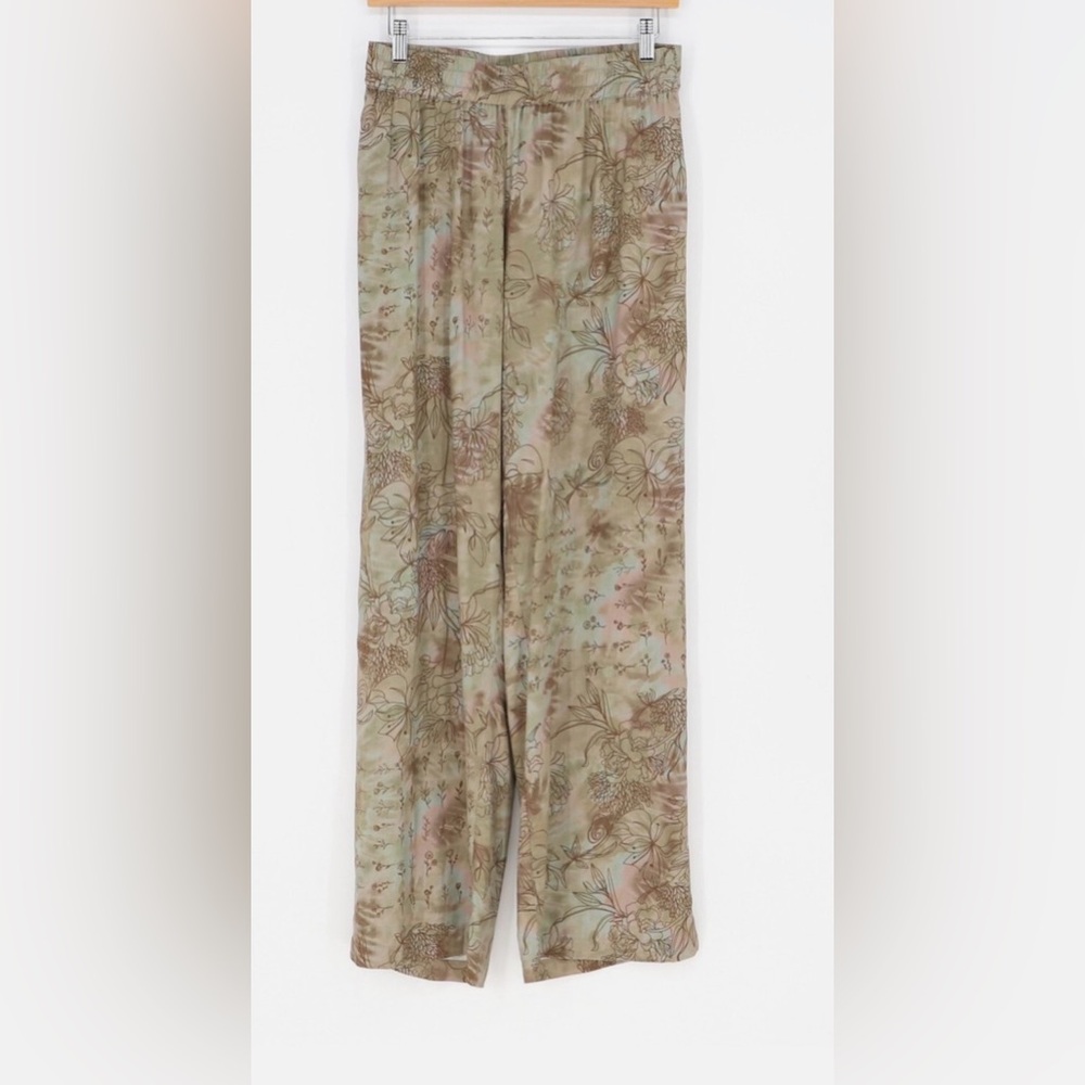 Johnny Was Calme / pants
Earthy Floral Pattern
Relaxed Straight Leg Pants